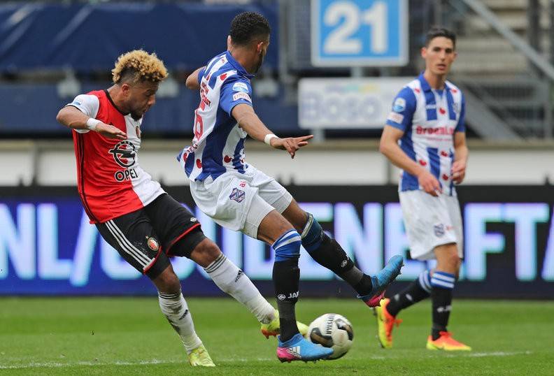 再次展现出 再次展现出